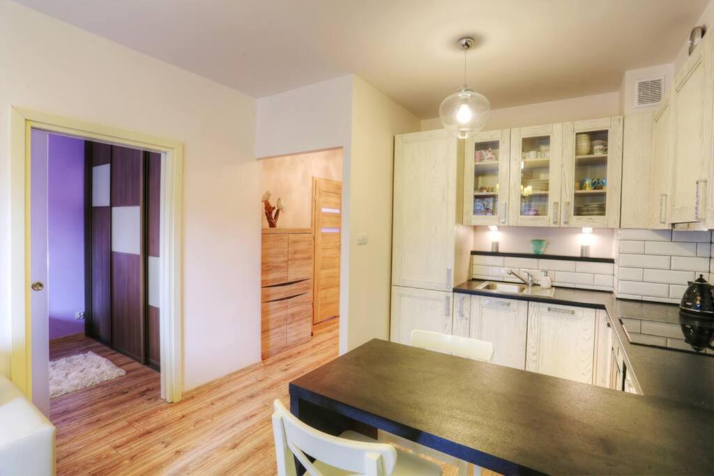 Ekskluzywny Apartament W Centrum Z Balkonem I Parkingiem Красков Екстериор снимка