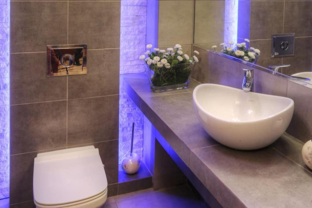 Ekskluzywny Apartament W Centrum Z Balkonem I Parkingiem Красков Екстериор снимка