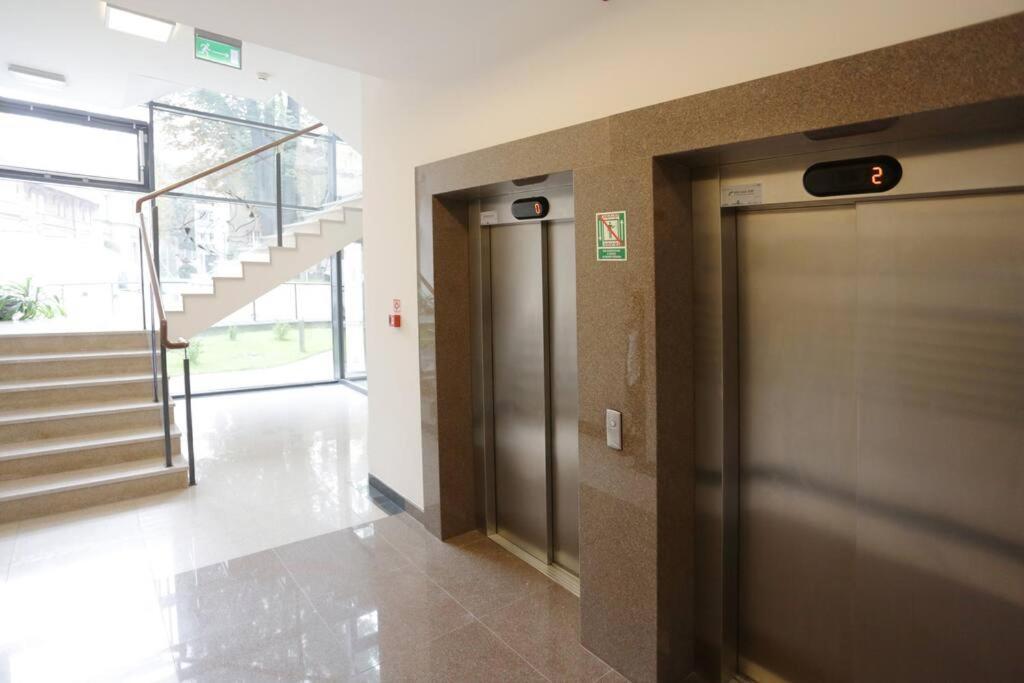 Ekskluzywny Apartament W Centrum Z Balkonem I Parkingiem Красков Екстериор снимка